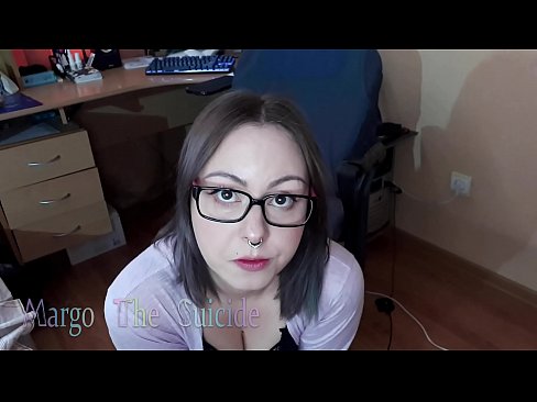 ❤️ Ang Sexy na Babae na may Salamin ay Sumipsip ng Dildo sa Camera ️❌ Porno sa tl.yh9n.top