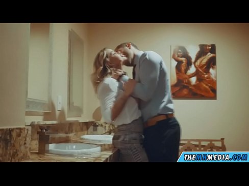 ❤️ Kapag ang isang busty blonde seduces sa isang pampublikong banyo ️❌ Porno sa tl.yh9n.top